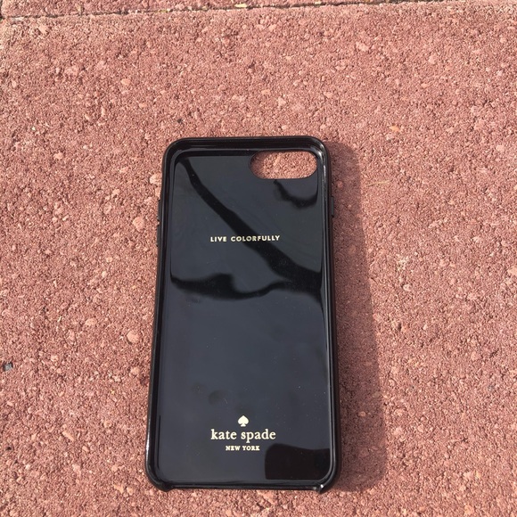 Kate Spade iPhone 8 Plus Case reposhing wrong size - Picture 2 of 5